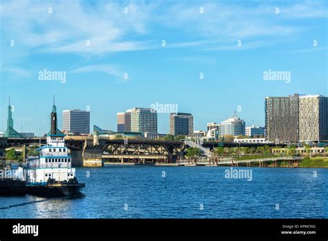 Portland, Oregon Waterfront Stock Photo - Alamy