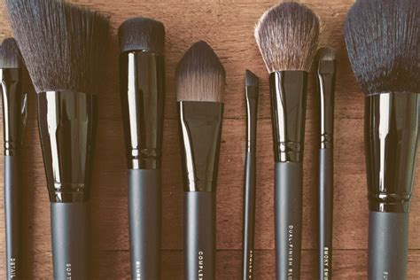 THE POWER OF A GOOD MAKEUP BRUSH | bareBlog by bareMinerals