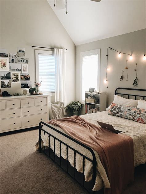 #decoratingabedroom Teenage Room Decor, Teen Wall Decor, Cozy Small ...