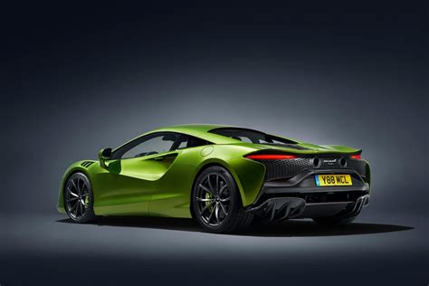 McLaren Artura is a meaner, greener supercar - CNET