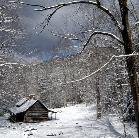 Winter is like a wonderland when it comes to the Smokies. | Winter scenery, Winter scenes ...