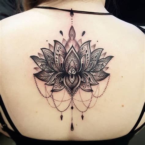 Tatuaggio schiena Mandala per ragazze di Fede - Soular Tattoo N.Z | Tatuaggi per le donne ...