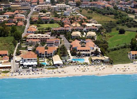 Acharavi Beach Hotel, hotel in Acharavi - rooms, studios and apartments by the sea