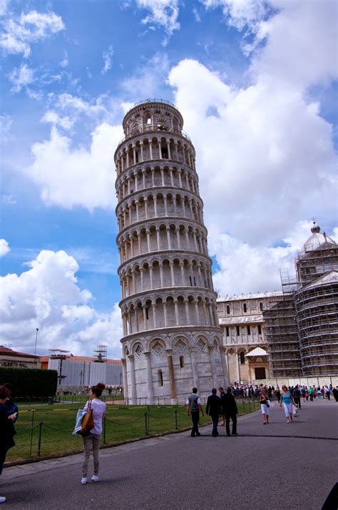 写真で見るイタリア（ヴェネツィア・フィレンツェ）旅行記: ピサ： みんなに大人気のピサの斜塔