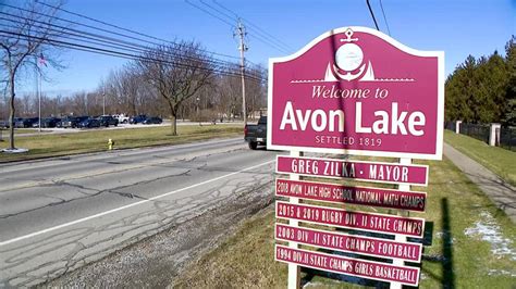 Why are schools in Avon Lake, Ohio, closing for the 2024 full solar ...