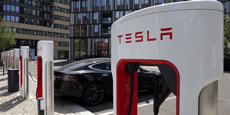 Tesla to open U.S Charging Network | $7.5B Federal Program