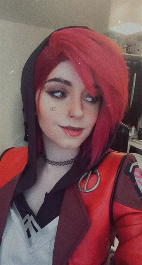 Froot cosplaying as Vi (from Arcane) : r/VShojo