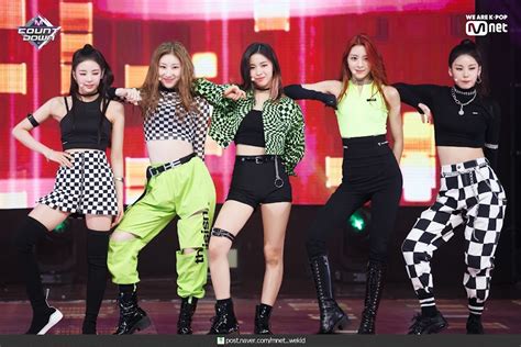 These Are The Worst Girl Group Outfits Of The Year, According To Koreans - Koreaboo