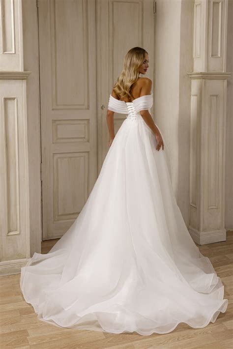 Wedding dress 1208 - Lady Di Bride