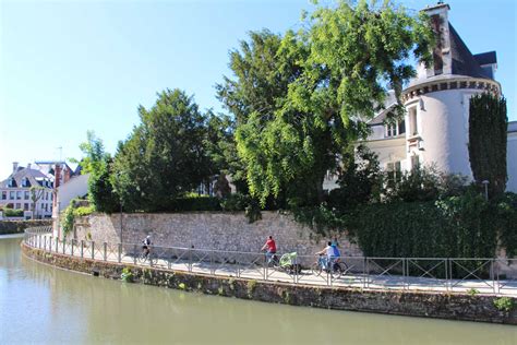 Greenway of canal de Briare - Montargis | Rogny-les-sept-écluses - The ...