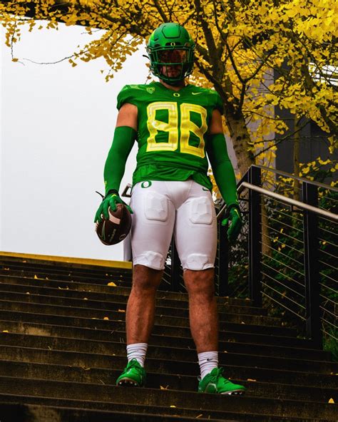 Oregon Ducks Unveil Uniforms Honoring Spencer Webb for Oregon State ...