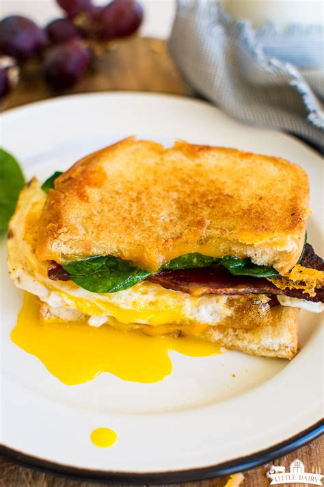 Egg and Cheese Breakfast Sandwich Easy Recipe - Jo Chimand