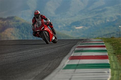 4K Ultra HD Ducati Motorcycle Wallpaper