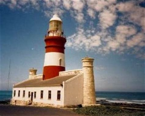 Seeing the Cape Agulhas lighthouse - Cape Town