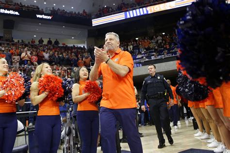 Auburn locks in Bruce Pearl as head coach ‘for life’ - al.com