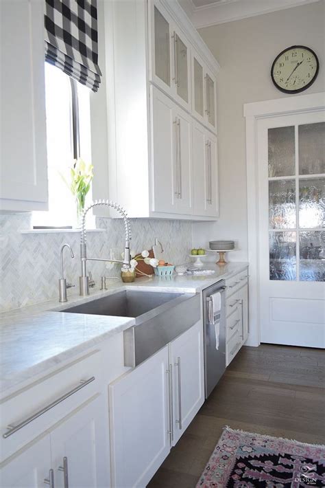 14 White Marble Kitchen Backsplash Ideas You'll Love