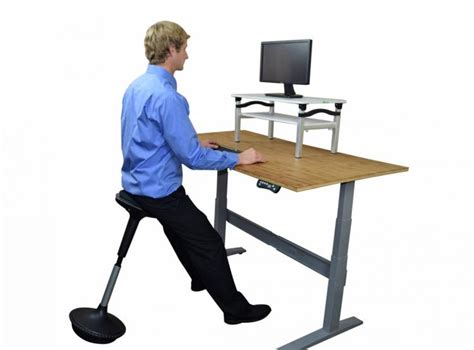 Wobble Stool: A Wobbling Ergonomic Office Stool To Sit or Lean