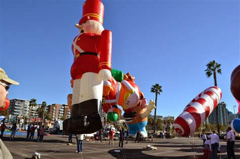 Swearingen Family: Holiday Bowl Parade