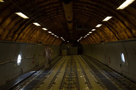 Expeditionary aircrew spends Christmas at 30,000 feet > March Air Reserve Base > Article Display