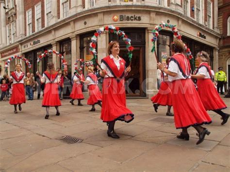 English Folk Dance | English clothes, Culture clothing, Historical fashion