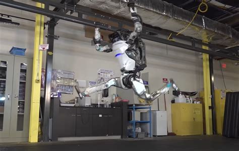 Une nouvelle vidéo du robot Atlas, véritable pro du parkour