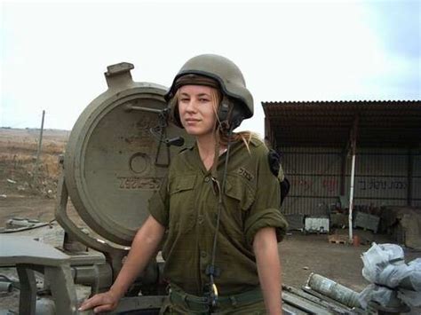 Armorama :: Female IDF tank crews?