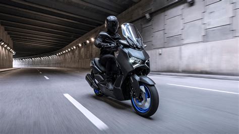 Exploring the 2023 Yamaha XMAX 300: A Sleek and Capable Scooter with ...