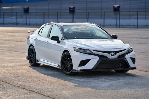 Toyota Camry TRD 2020, este no es para los abuelos. – QueAutoCompro