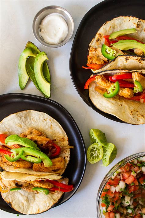 Easy Chicken Fajitas Tacos - Elote Sisters