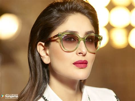 Kareena Kapoor Khan Wallpapers | kareena-kapoor-khan-121 - Bollywood Hungama