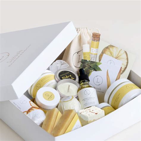 Complete Spa Gift Set, Pampering Bath Essentials, Gift for Women, Mother, Grandma, 13 Pcs ...