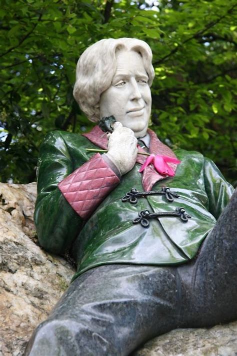 Maurice's Photos/travel/Ireland/Oscar Wilde jade statue, Dublin Ireland 1 | History lover ...