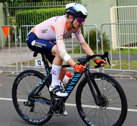 Annemiek van Vleuten Wins Second UCI World Road Championship - womenssportsnow.com