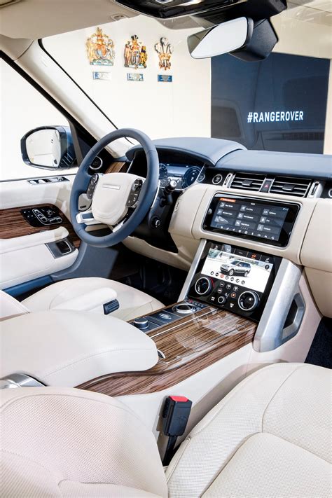 2020 Land Rover Range Rover Hybrid Interior Photos | CarBuzz