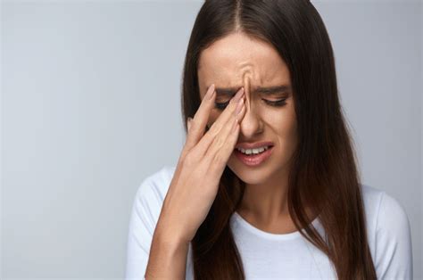 When Is Eye Pain an Emergency? | Willoughby Doctors of Optometry