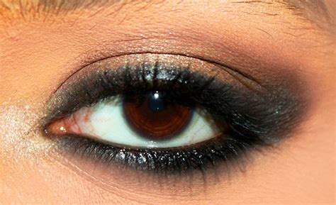 Kajol Inspired Eye Makeup – Tutorial With Detailed Steps And Pictures