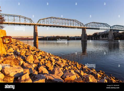 Chattanooga, TN, USA / November 24, 2019: Walnut Street Pedestrian ...