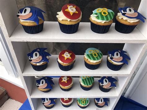 Sonic the Hedgehog Cupcakes | Sonic birthday cake, Sonic birthday ...