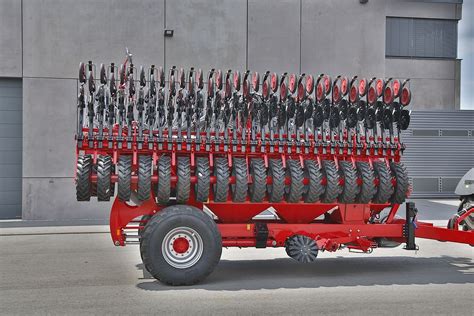 A new seed drill for large farms - Swedish Agro Machinery