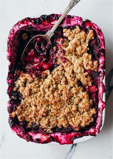 Apple + Berry Crumble With Vegan Custard - SO VEGAN