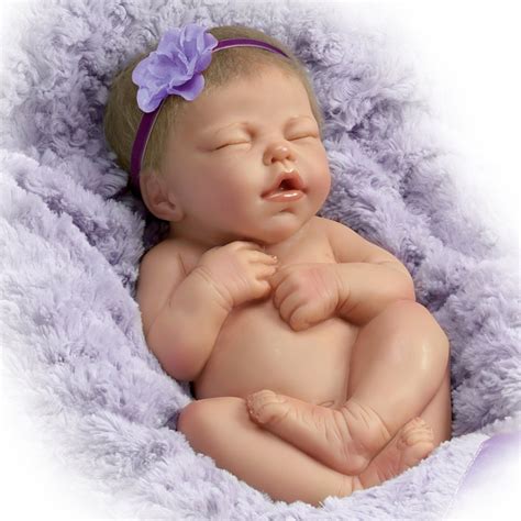 Amazon.com - Ashton-Drake Cuddle Me Lifelike Newborn Baby Doll By ...