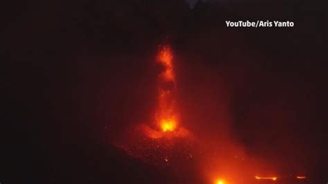 Indonesia's Mount Raung Volcano Erupts, Disrupting Travel for Millions | The Weather Channel