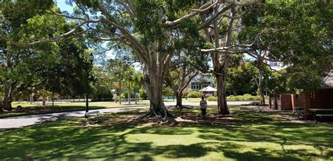 Cascade Gardens - 2690 Gold Coast Hwy, Broadbeach QLD 4218, Australia