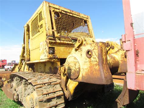 DOZER (D85 KOMATSU) *COMES WITH BLADE AND RIPPER SHANK* (RUNS WELL) *NEW RADIATOR*