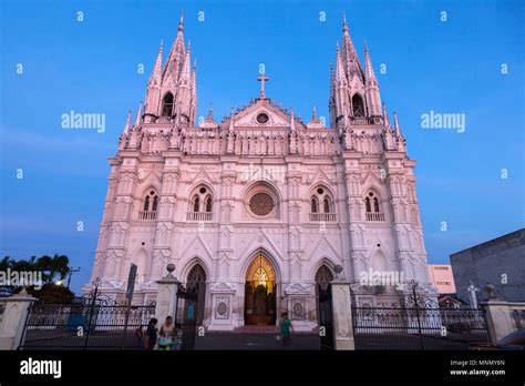 El Salvador, Santa Ana, Facade of Santa Ana Cathedral Stock Photo - Alamy