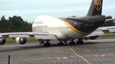 UPS 747-400F takeoff from Anchorage Airport - YouTube