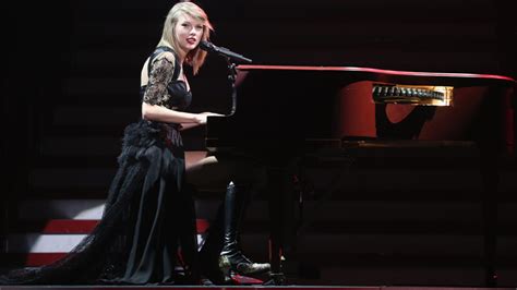 Here Are Taylor Swift's Best Bridges On 'Red' Ranked | iHeart