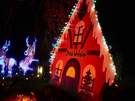 Silverton Christmas Market lights up the Oregon Garden Resort – Here is ...