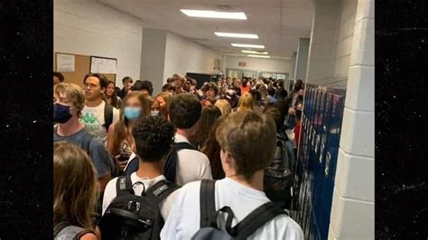 Georgia School Lifts Suspension of Student Who Posted Hallway Pic ...