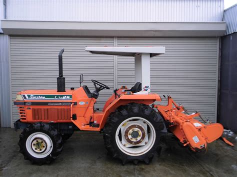 Used japanese farm tractor Kubota L1-24 4WD 24HP